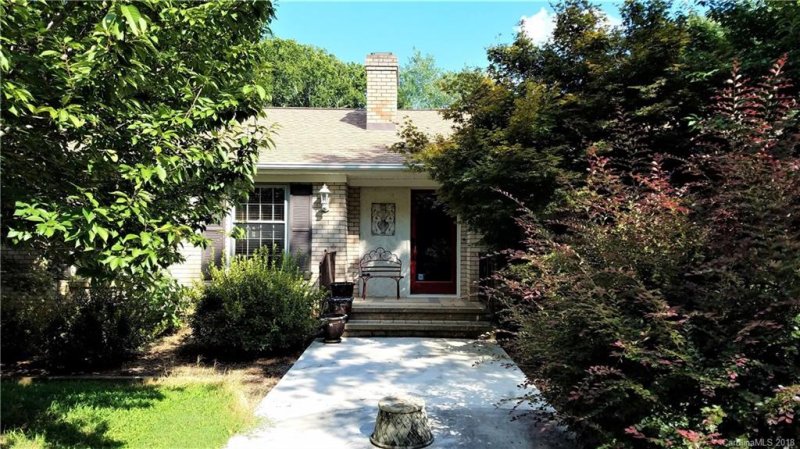 Property image 2 at 4603 Whispering Oaks Drive, Charlotte, NC 28213