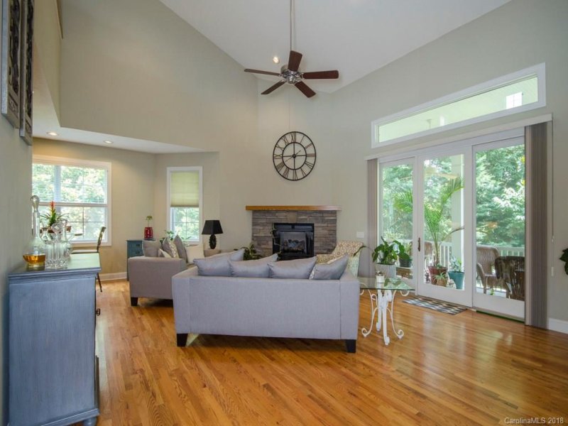 Property image 2 at 37 Towne Place Drive, Hendersonville, NC 28792