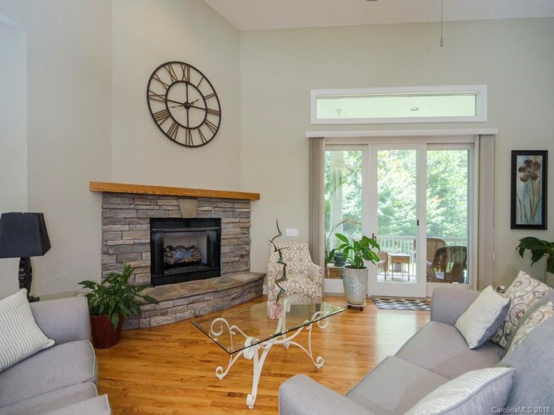 Property image 3 at 37 Towne Place Drive, Hendersonville, NC 28792