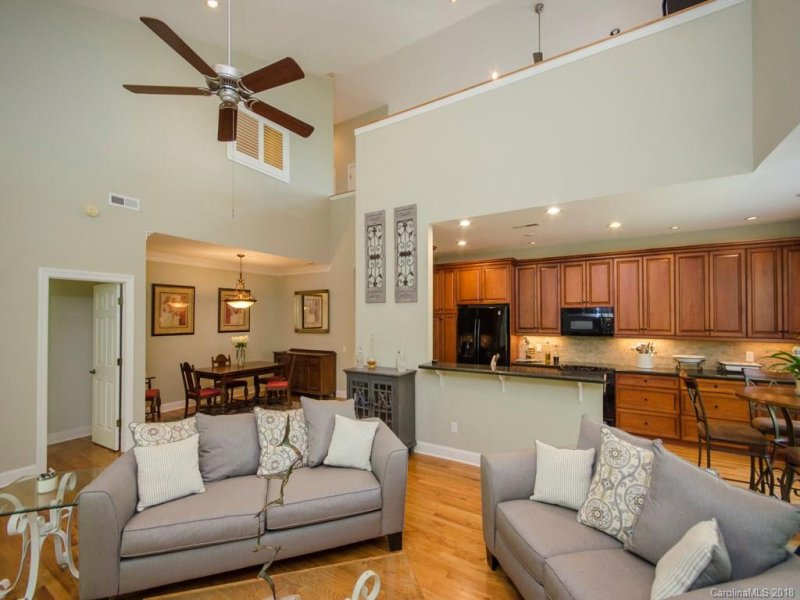 Property image 4 at 37 Towne Place Drive, Hendersonville, NC 28792