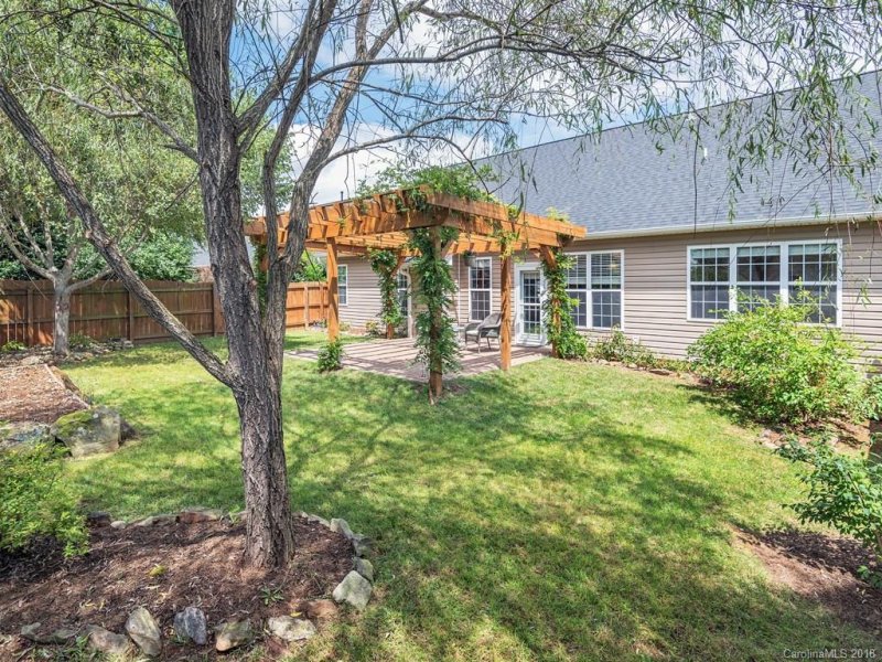 43 Summer Meadow Road