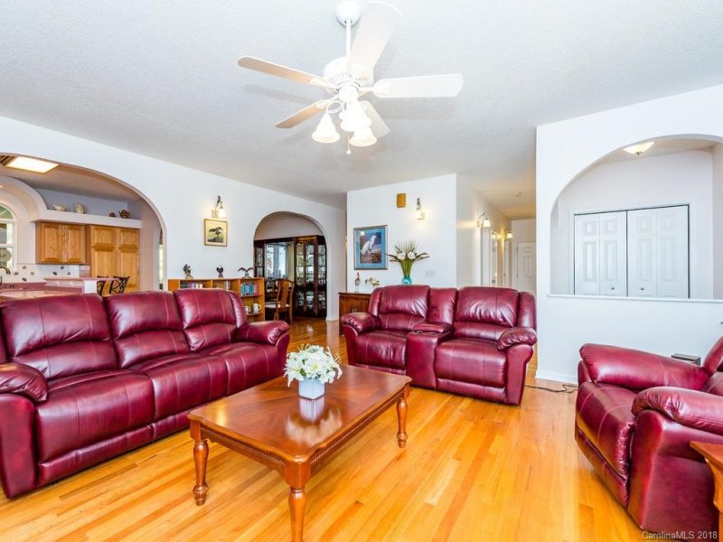 Property image 4 at 228 Sean Way, Hendersonville, NC 28792