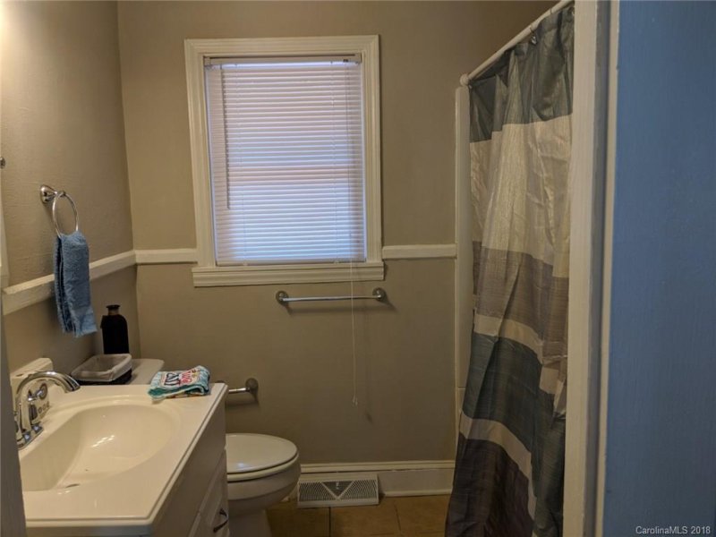 Property image 3 at 705 Pritchard Street, Charlotte, NC 28208