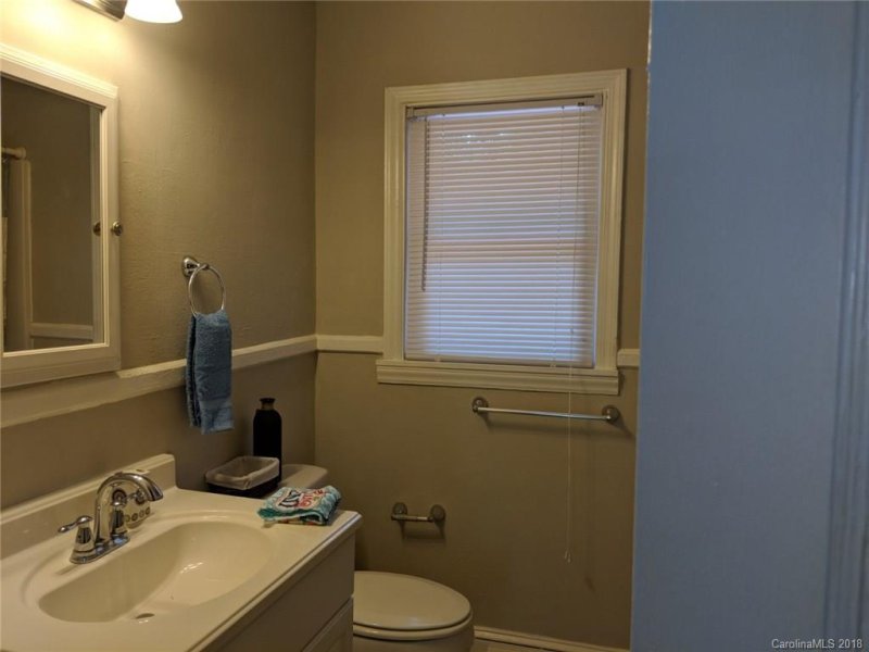 Property image 5 at 705 Pritchard Street, Charlotte, NC 28208