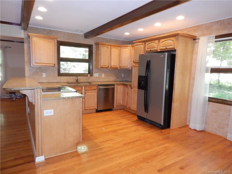 Property image 4 at 341 Beverly Circle, Charlotte, NC 28270