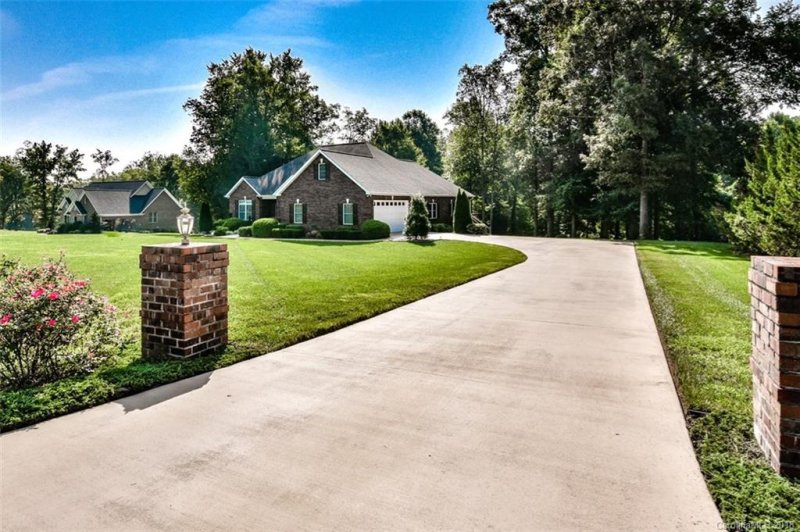 Property image 2 at 166 Cedar Lake Drive, Statesville, NC 28625