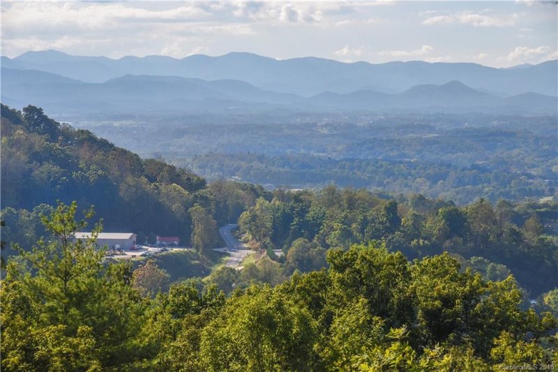 Property image 2 at 220 Mostert Drive, Asheville, NC 28804