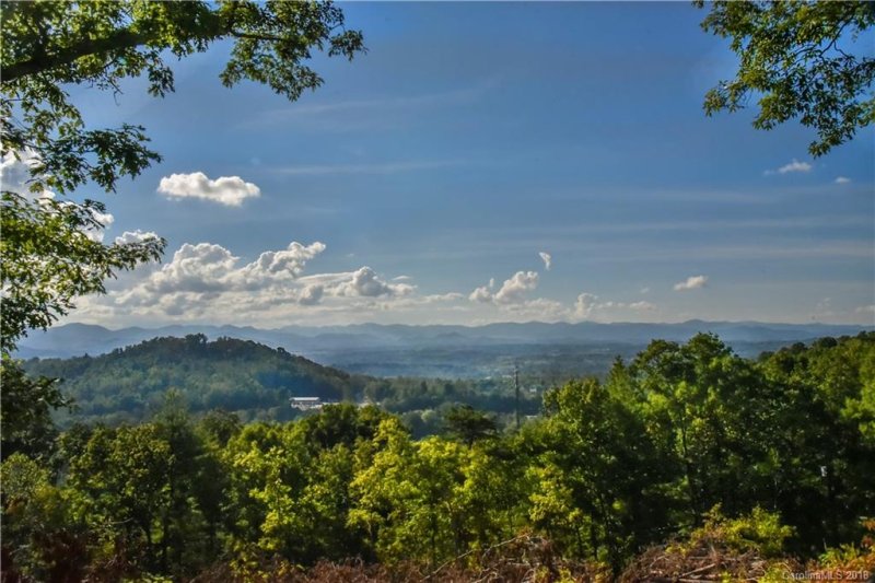 Property image 3 at 220 Mostert Drive, Asheville, NC 28804