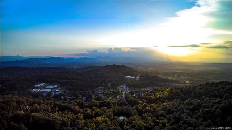 Property image 5 at 220 Mostert Drive, Asheville, NC 28804