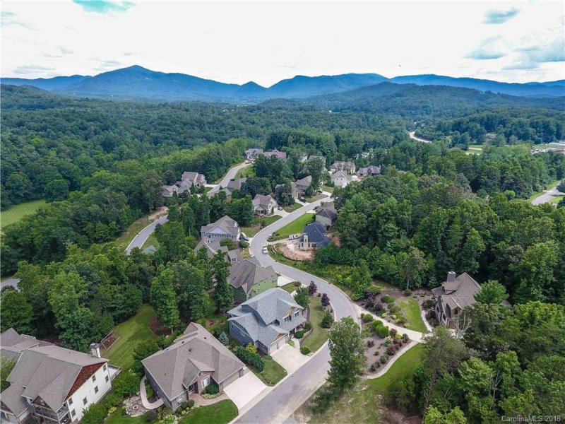 Property image 2 at 20 Ledgestone Drive, Fairview, NC 28730