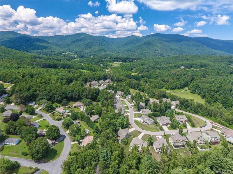 Property image 3 at 20 Ledgestone Drive, Fairview, NC 28730