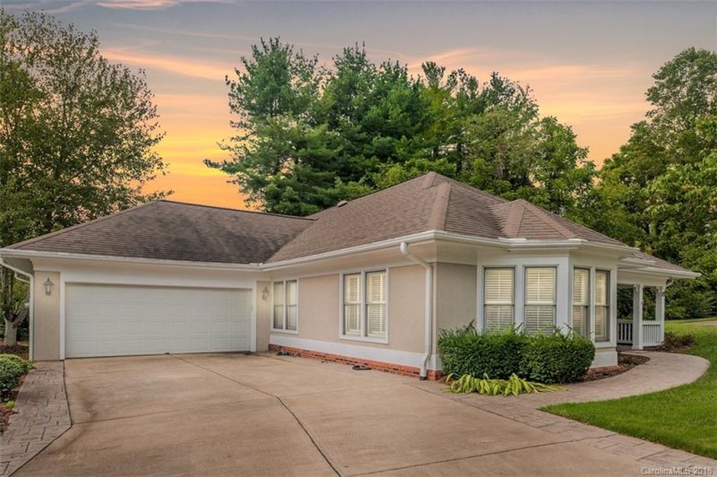 Property image 2 at 15 Creekside Way, Asheville, NC 28804