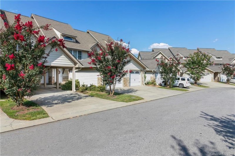 Property image 2 at 71 Rotunda Circle, Asheville, NC 28806