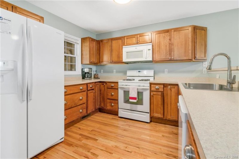 Property image 4 at 71 Rotunda Circle, Asheville, NC 28806