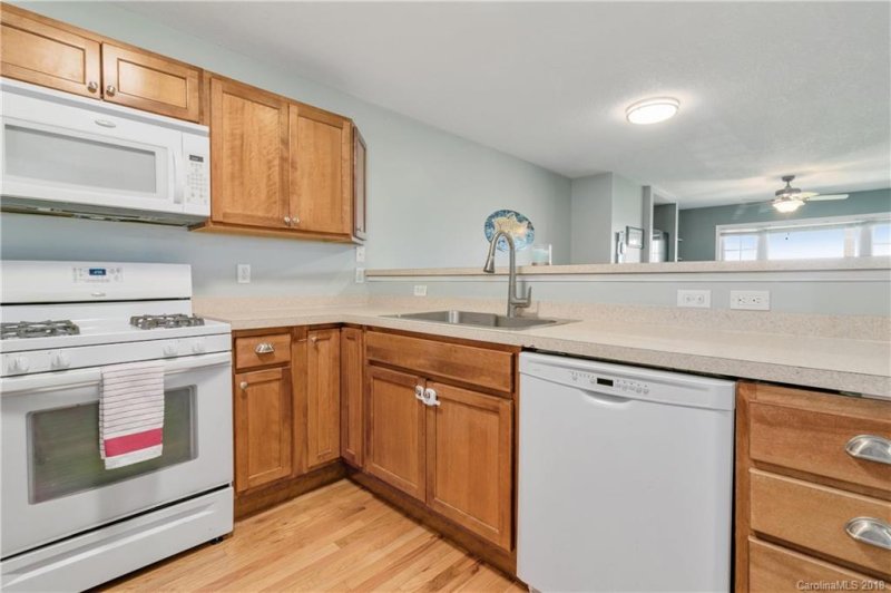 Property image 5 at 71 Rotunda Circle, Asheville, NC 28806