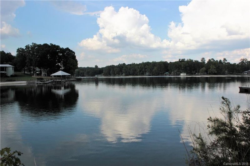 3091 Willow Breeze Lane