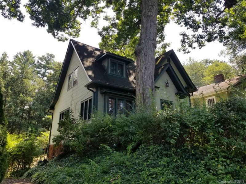 Property image 2 at 33 Woodvale Avenue, Asheville, NC 28804