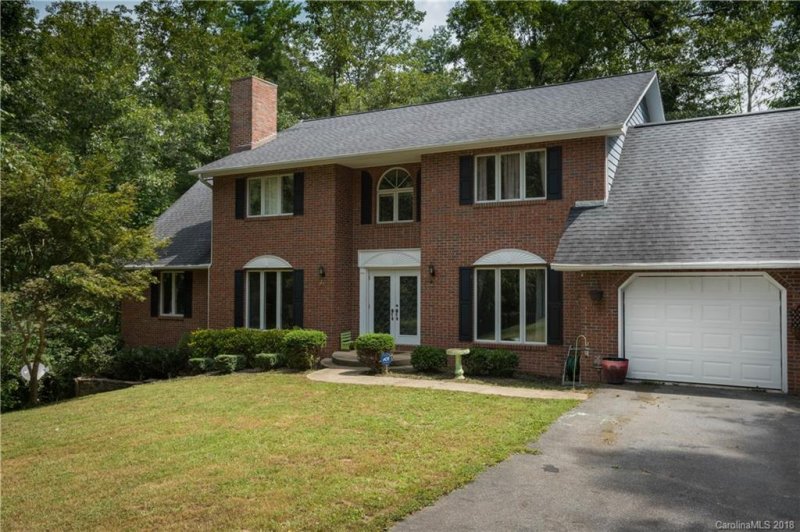 Property image 2 at 489 Heather Marie Drive, Hendersonville, NC 28792