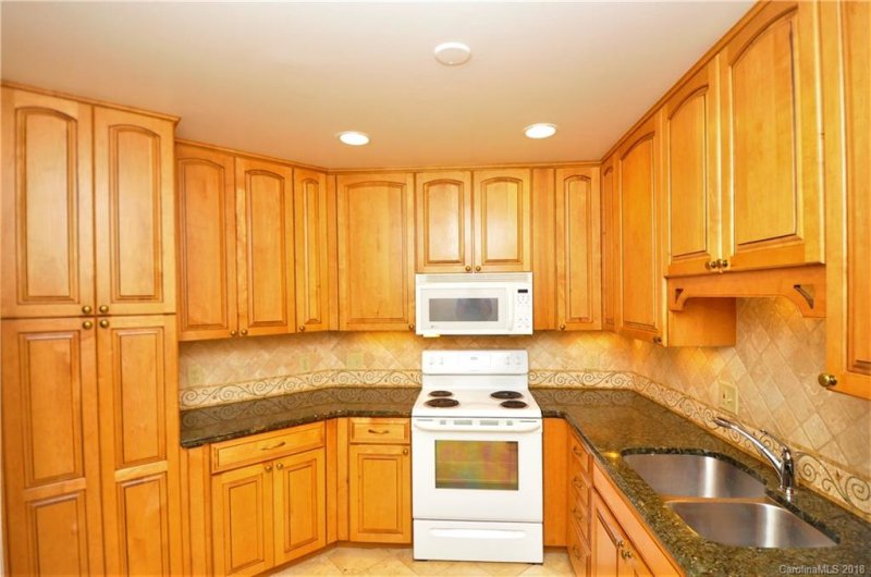 Property image 4 at 1323 Queens Road, Charlotte, NC 28207