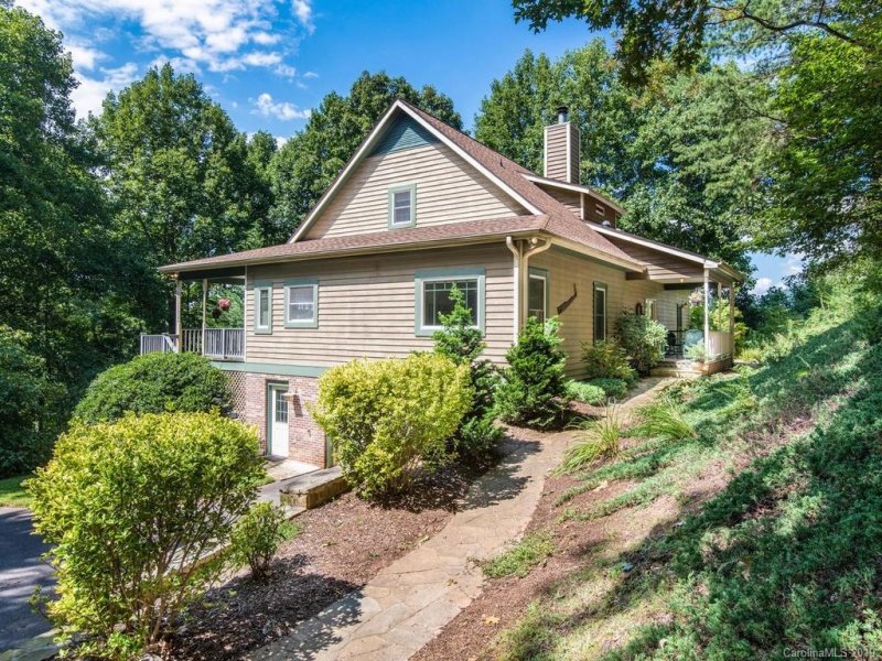 Property image 2 at 112 Stonecrest Drive, Asheville, NC 28803