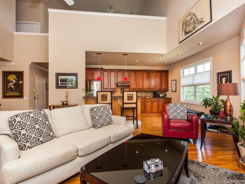 Property image 3 at 182 Towne Place Drive, Hendersonville, NC 28792