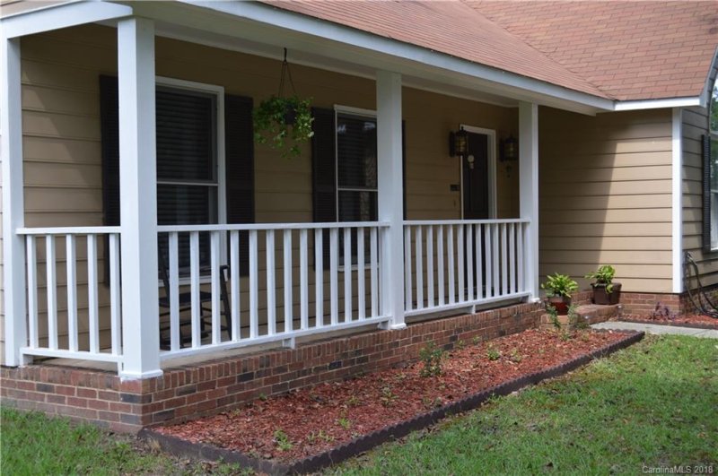 Property image 3 at 10520 Queensmead Circle, Charlotte, NC 28273