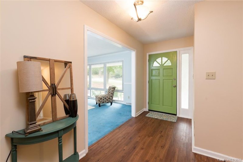 Property image 5 at 409 Beverly Circle, Charlotte, NC 28270