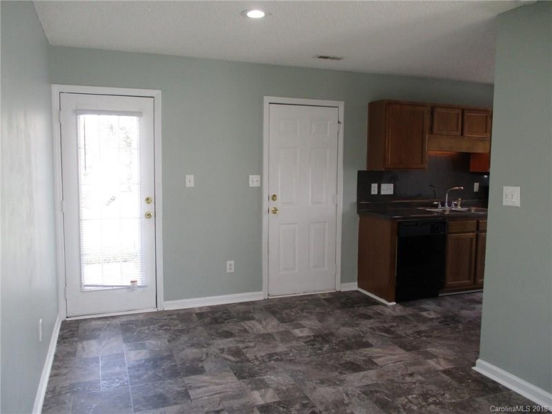 Property image 3 at 6922 Pepper Ann Lane, Charlotte, NC 28216