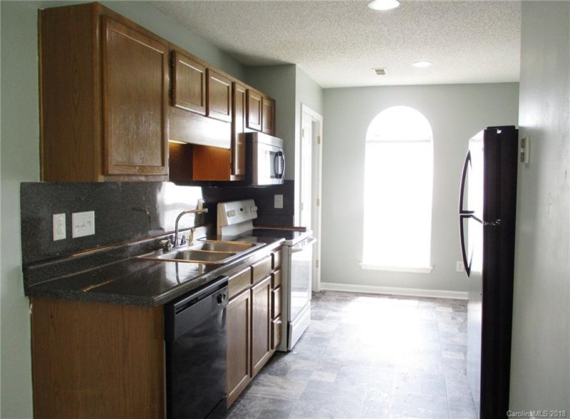 Property image 4 at 6922 Pepper Ann Lane, Charlotte, NC 28216