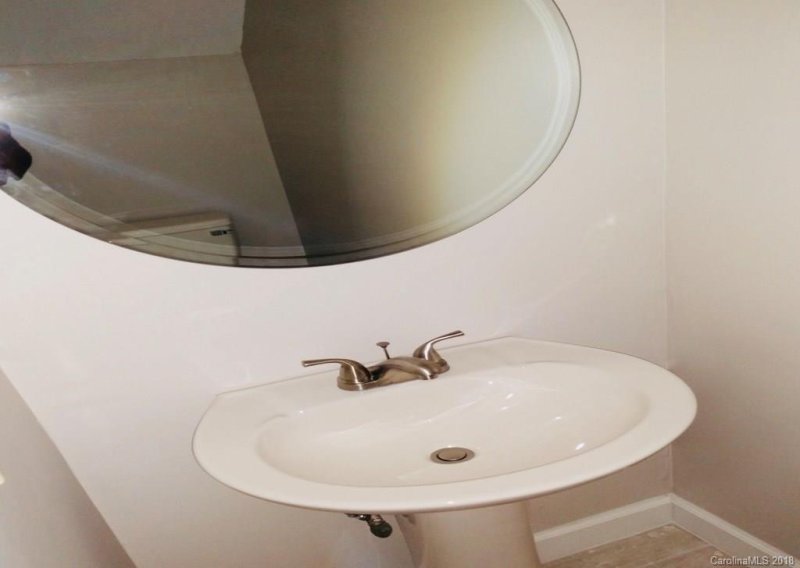 Property image 4 at 8107 Circle Tree Lane, Charlotte, NC 28277