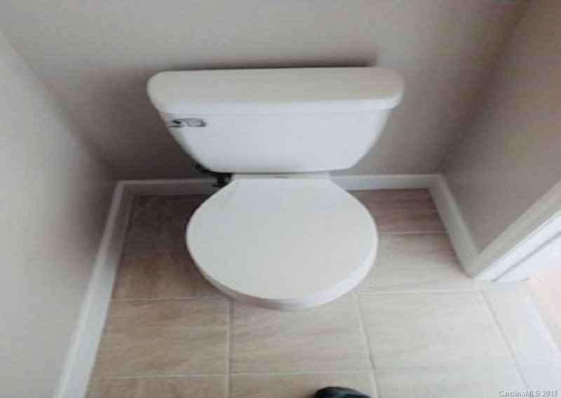 Property image 5 at 8107 Circle Tree Lane, Charlotte, NC 28277