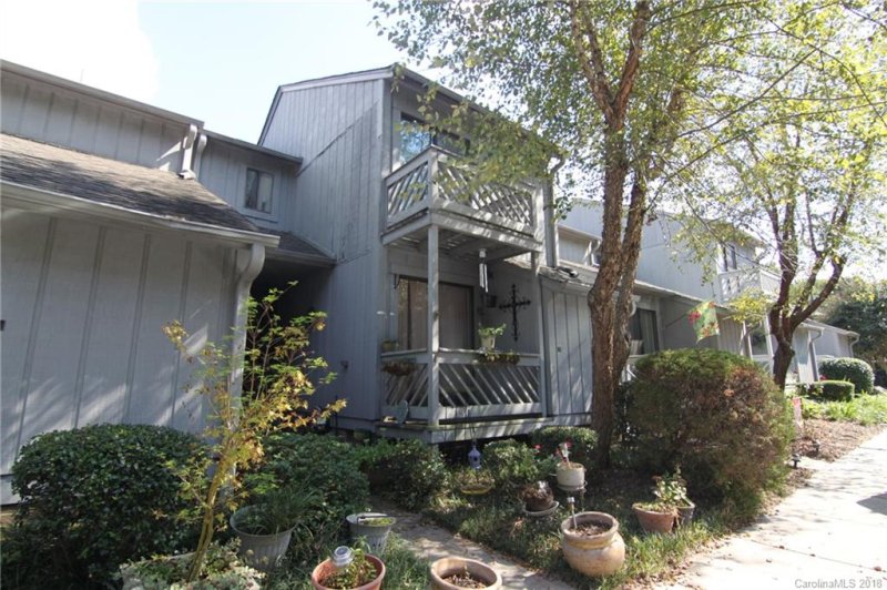 Property image 2 at 100 Willow Run Drive, Gastonia, NC 28056