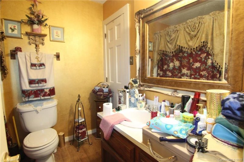 Property image 5 at 100 Willow Run Drive, Gastonia, NC 28056