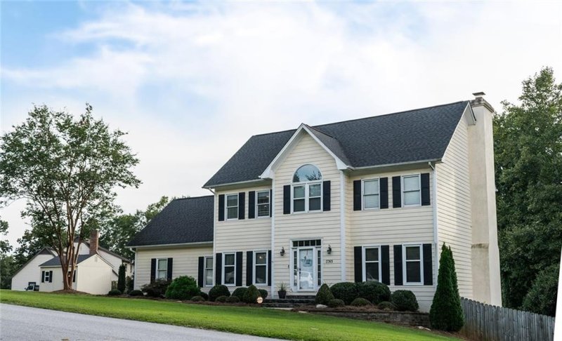 Property image 2 at 3765 11th Street, Hickory, NC 28601