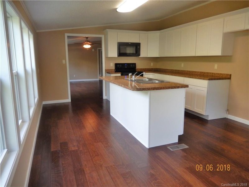 Property image 3 at 200 Signal Point, Swannanoa, NC 28778