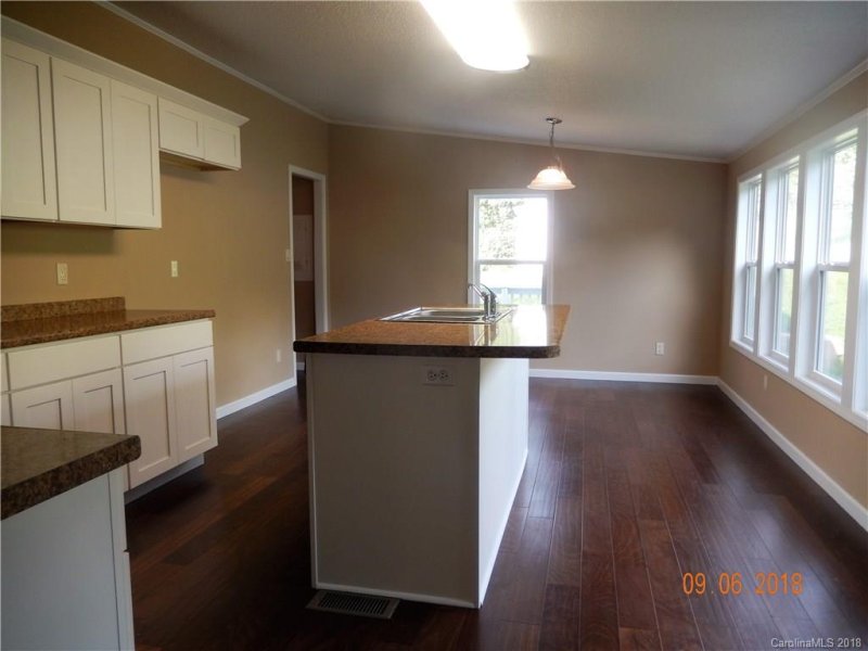 Property image 5 at 200 Signal Point, Swannanoa, NC 28778