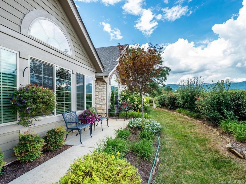 Property image 2 at 48 Outlook Circle, Swannanoa, NC 28778