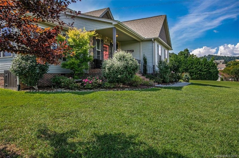 Property image 2 at 106 Beck Creek Circle, Flat Rock, NC 28731