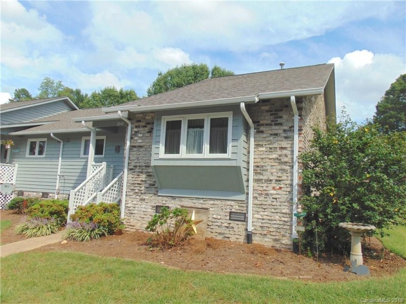 1001 Wellington Hills Circle