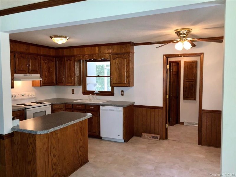 Property image 5 at 213 Point Circle, Belmont, NC 28012