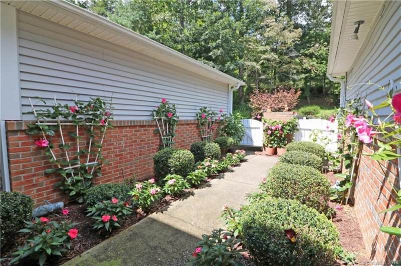 Property image 4 at 116 Lakeview Court, Brevard, NC 28712
