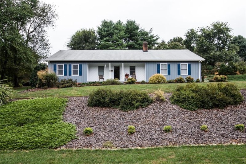 Property image 2 at 4887 Birch Circle, Hickory, NC 28602