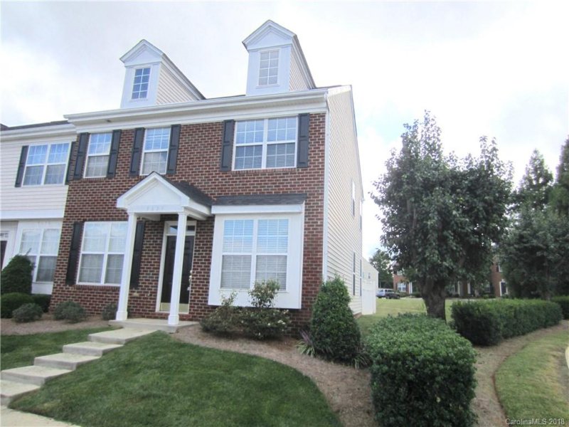 7634 Bluff Point Lane