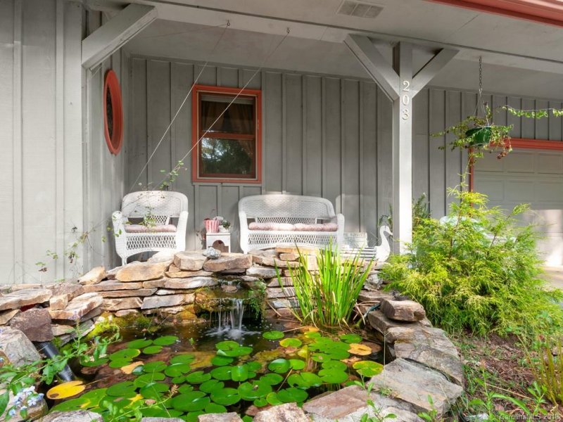 Property image 3 at 203 Woods End Drive, Hendersonville, NC 28739