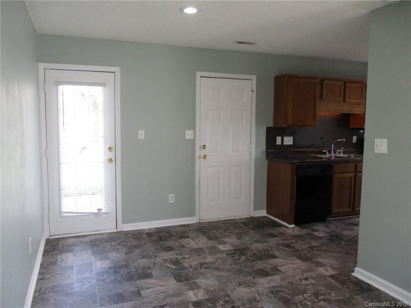 Property image 4 at 6922 Pepper Ann Lane, Charlotte, NC 28216