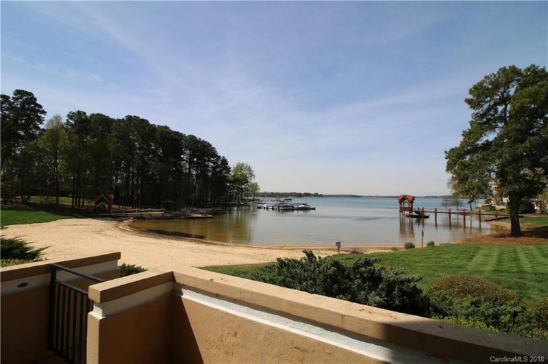 17811 Half Moon Lane