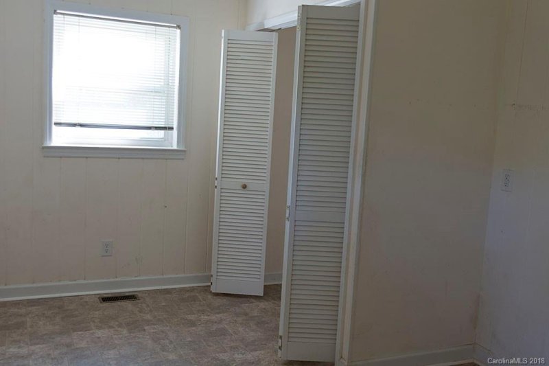 Property image 3 at 4139 Briarhill Drive, Charlotte, NC 28215