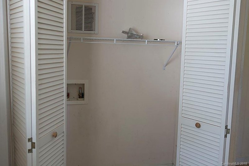 Property image 4 at 4139 Briarhill Drive, Charlotte, NC 28215