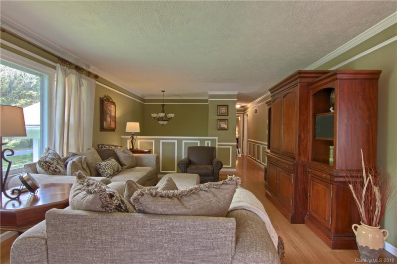 Property image 3 at 112 Shannon Road, Hendersonville, NC 28791