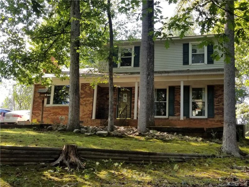 3717 Pinecrest Drive